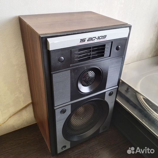 Проигрыватель винила первого класса из СССР