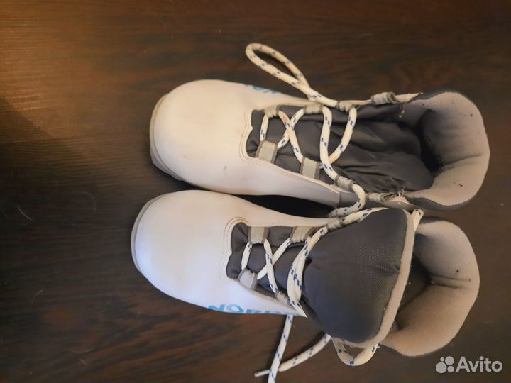 Лыжные ботинки 32