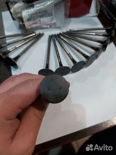 Клапан двигателя выпускной 1UZ-2UZ-3UZ 13715-50060