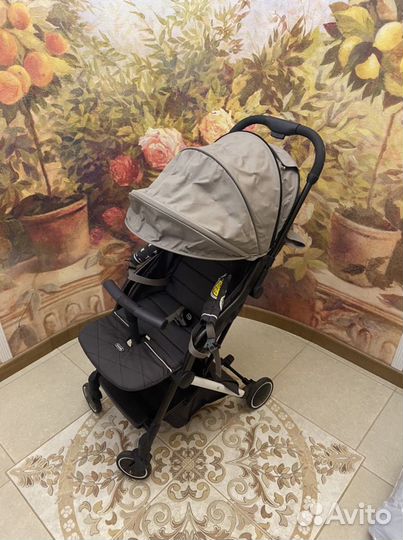 Детская прогулочная коляска