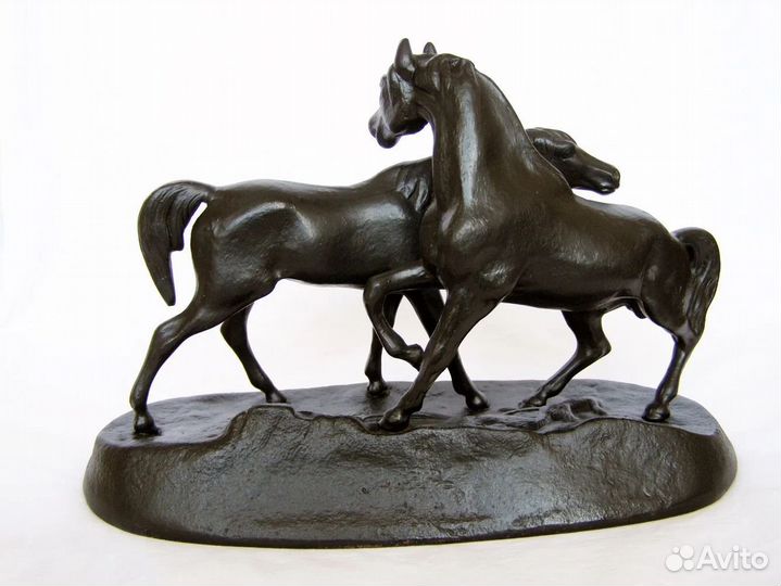Кони на воле. Чугун. Каслинское литье Касли 1986 г