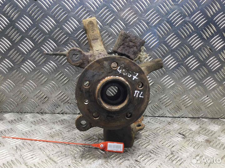 Ступица передняя левая Mercedes Vito (Viano) 61198