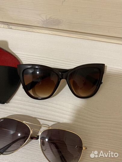Солнечные очки женские