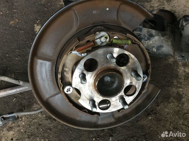 Задняя ступица Toyota Sienna 3