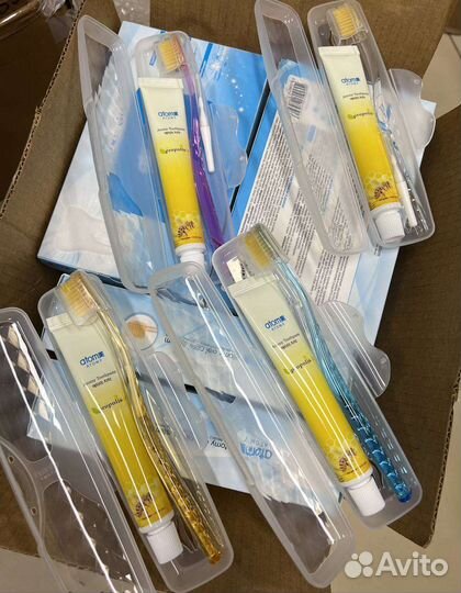 Зубная паста и щетка от Атоми