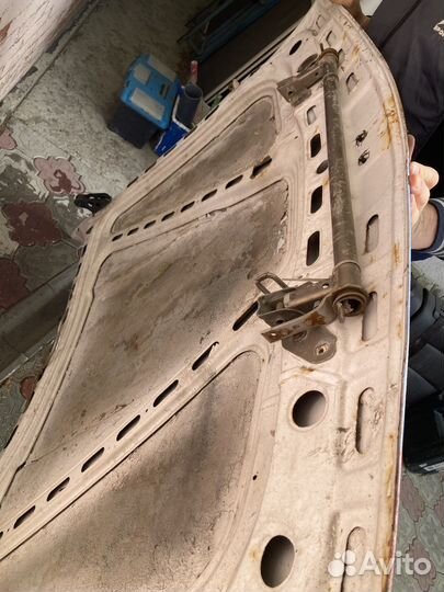 Капот BMW e30 металлический