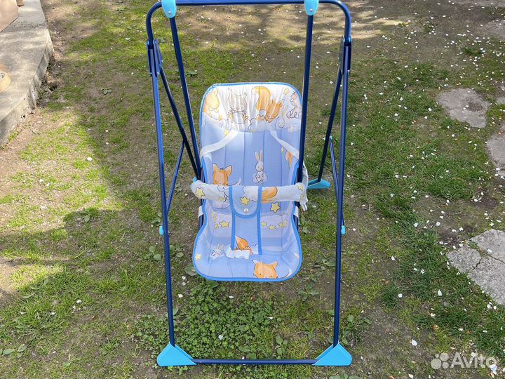 Качелях детская