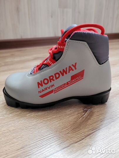 Лыжные ботинки р.29