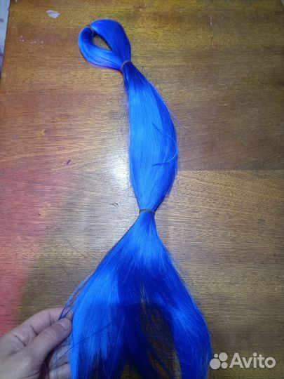 Волосы синие