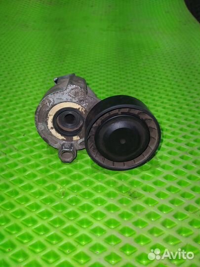 Ролик-натяжитель генератора Renault Fluеncе