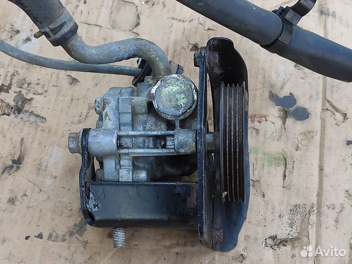 Рулевой редуктор Mitsubishi Montero / Pajero Sport