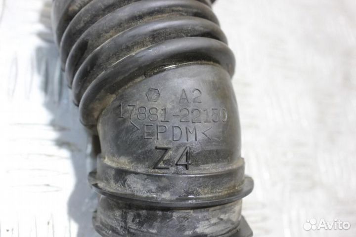 Патрубок воздушного фильтра Toyota Corolla e150