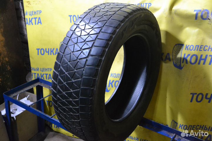 Bridgestone Blizzak DM-V2 235/65 R17