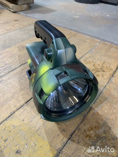 Фонарь галогенный, аккумуляторный прожектор