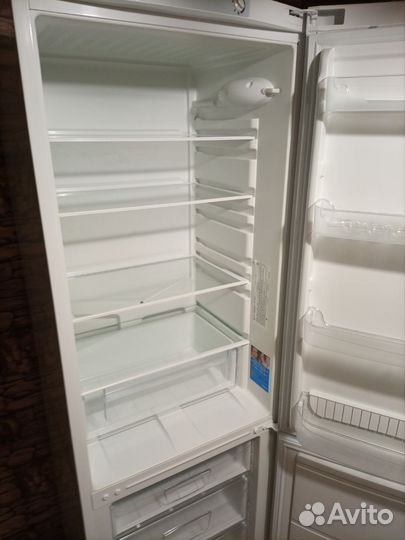 Холодильник Indesit