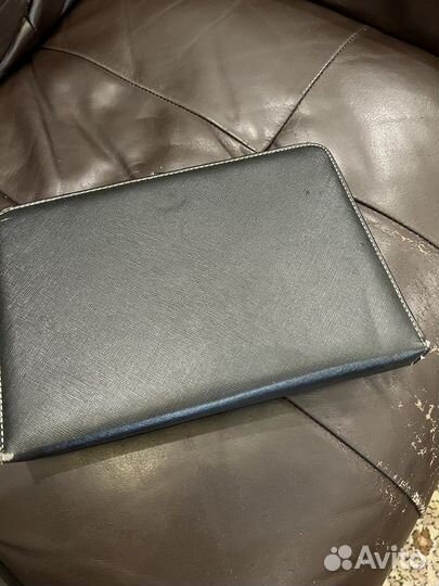 Планшет с чехлом и клавиатурой