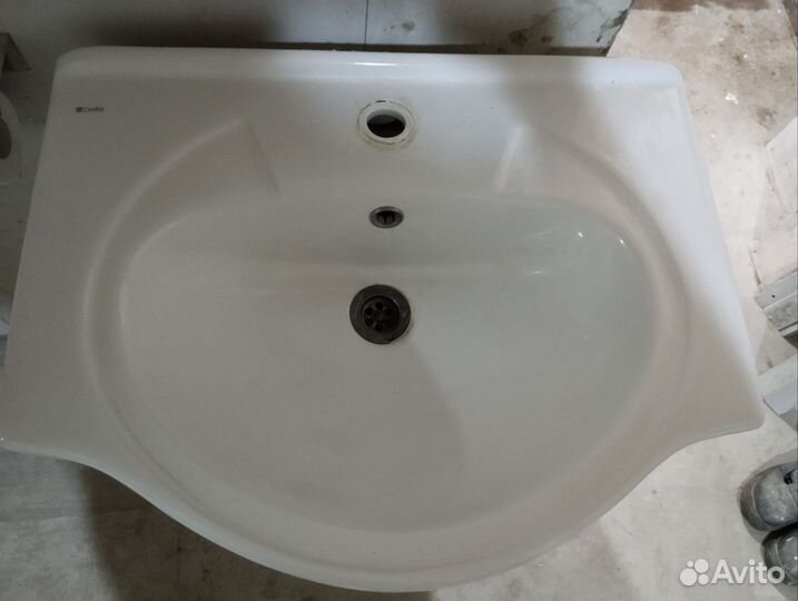 Раковина с тумбой в ванную