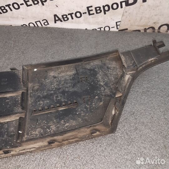 Накладка решетка бампера правая для Ауди A7