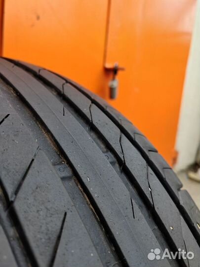 Continental ContiPremiumContact 5 235/50 R18 101V