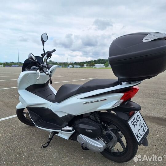 Макси-скутер Honda PCX 150