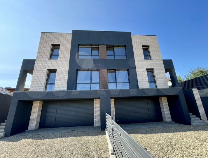 Коттедж 183 м² на участке 5 сот.