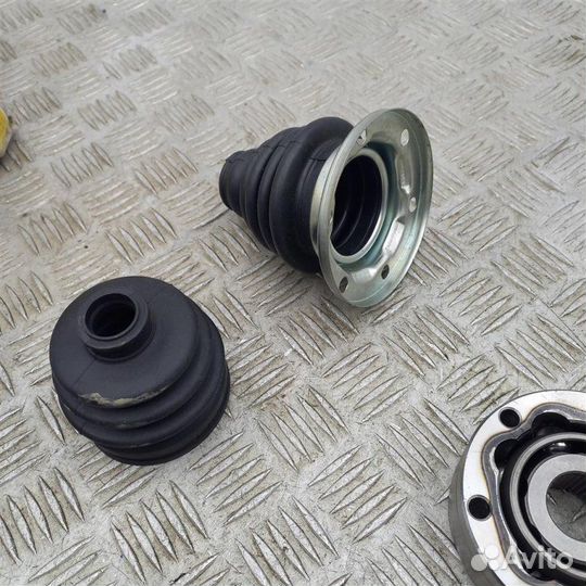 Шрус внутренний передний Skoda Octavia A5 1.6 BSE