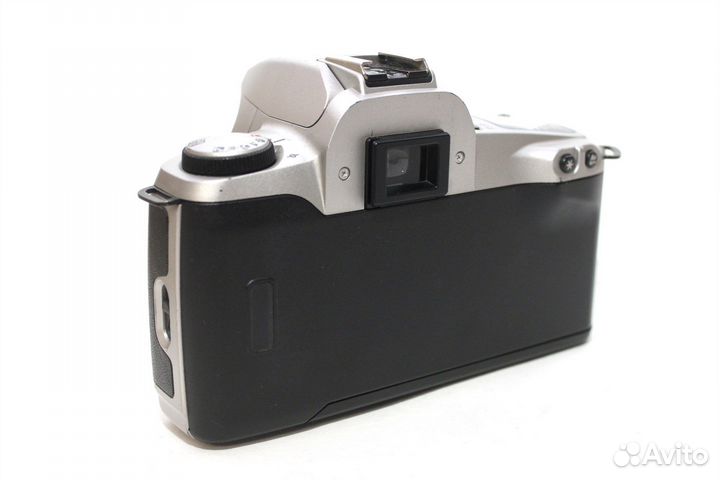 Плёночный зеркальный фотоаппарат Canon EOS 500n