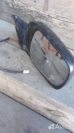 Боковое зеркало