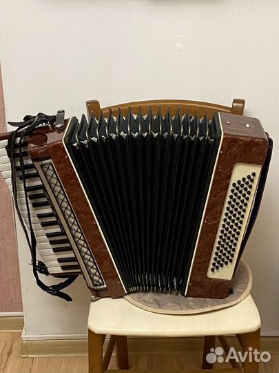Аккордеон Восток с кофром