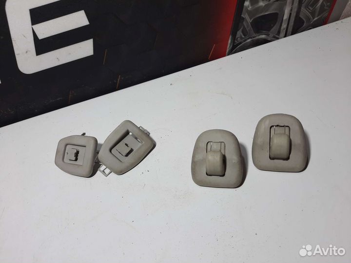 Крючок солнцезащитного козырька Peugeot 407