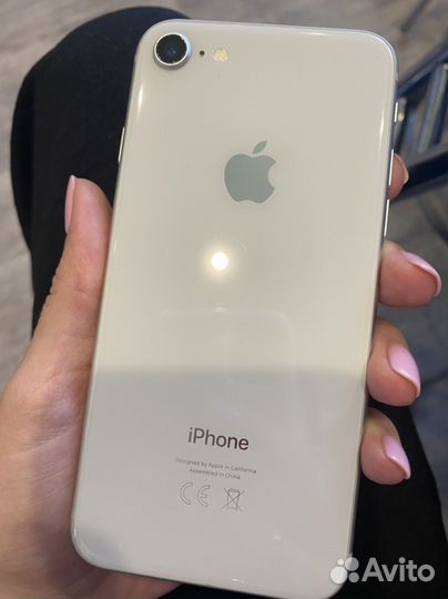 iPhone 8, 64 ГБ