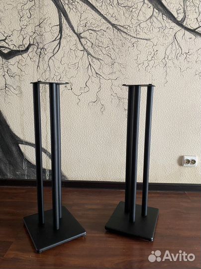 Стойки для студийных мониторов