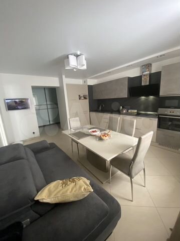 2-к. квартира, 82 м², 5/16 эт.