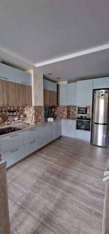 3-к. квартира, 140 м², 1/10 эт.