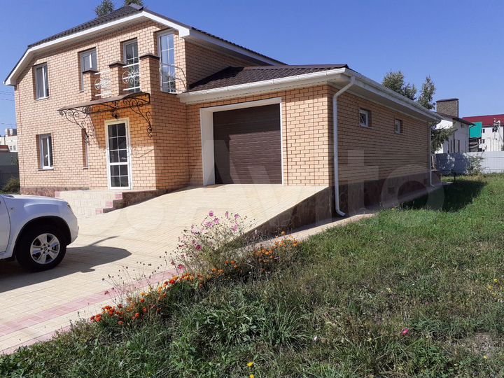 Дом 283 м² на участке 9,5 сот.