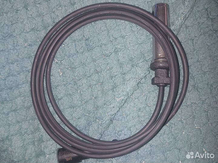 Датчик скорости вращения колеса (датчик ABS)