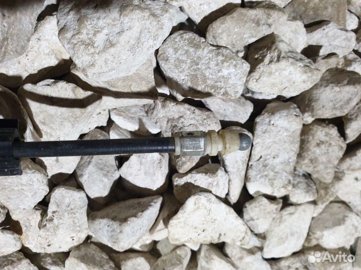 Трос лючка бензобака Рио 3