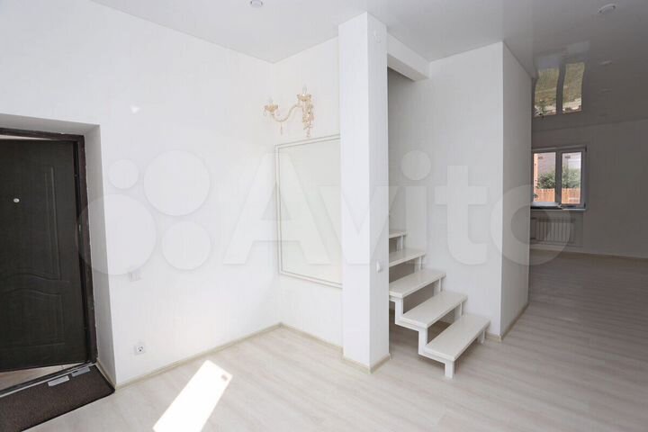 Коттедж 300 м² на участке 7 сот.