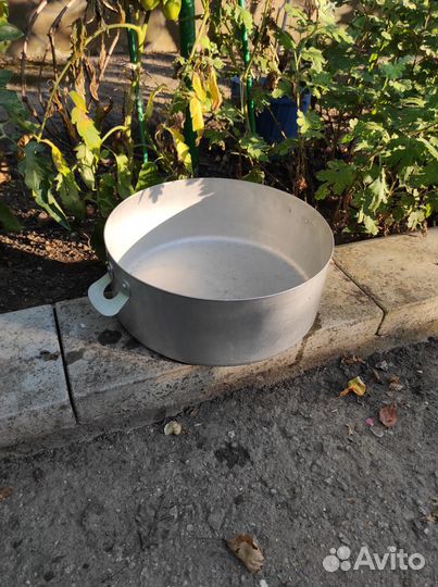 Кастрюля алюминиевая