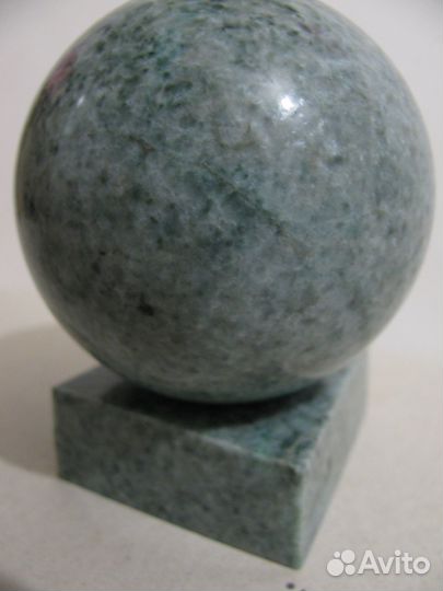 Шар из жадеита