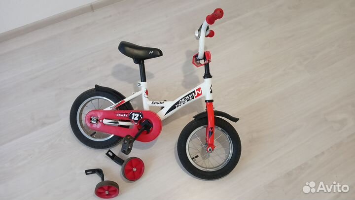 Детский велосипед 12 дюймов. 4 колеса