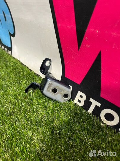 Петля двери передней левой Fiat 124 2018