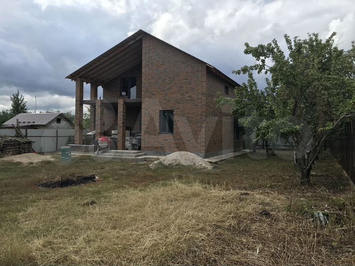 Дом 180 м² на участке 6 сот.