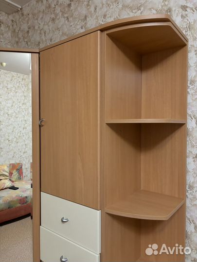 Угловой шкаф