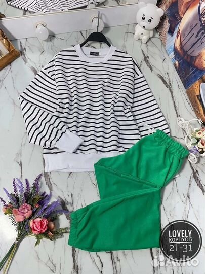 Спортивный костюм женский