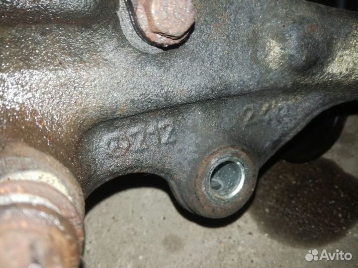 Кулак передний правый Мерседес W212