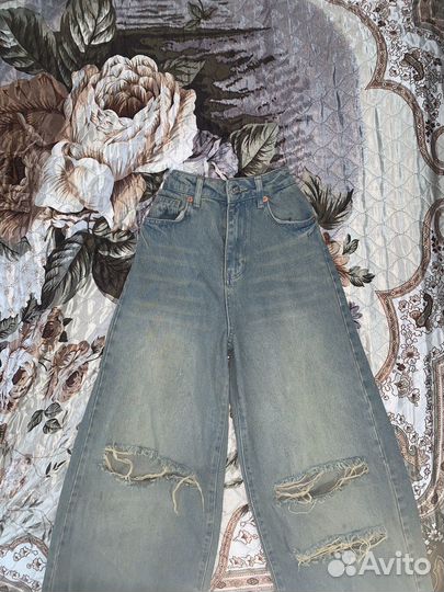 Джинсы широкие