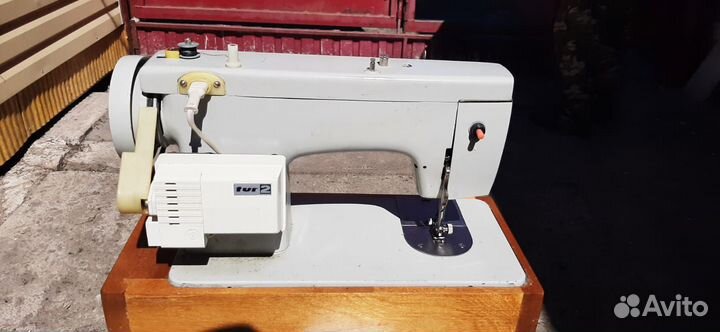 Швейная машина Подольск 142