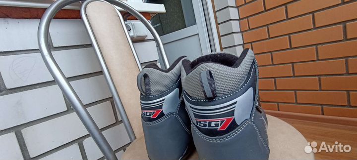 Лыжные ботинки