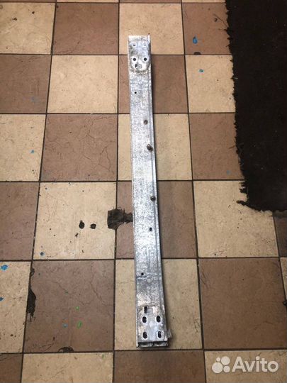 Усилитель бампера Toyota Corolla Verso, 2005